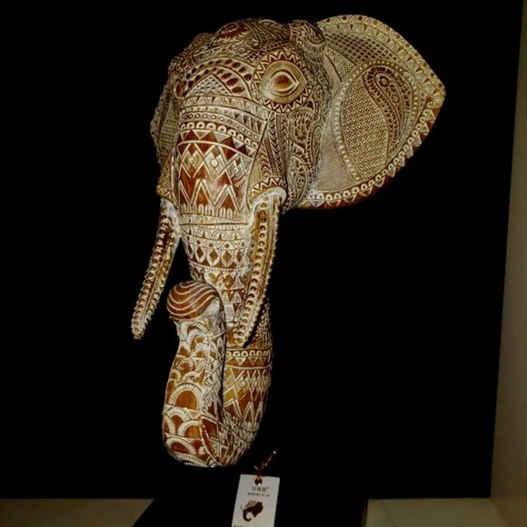 Beautifully Hand Painted Décor✧Elephant Sculpture - Picture 1 of 5